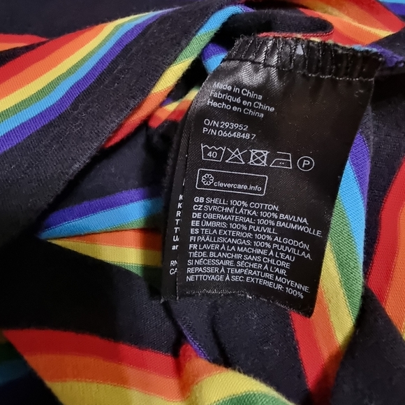 Divided by H&M Rainbow ๐ T-Shirt - Picture 5 of 7